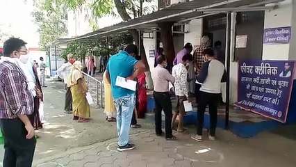 फीवर क्लीनिक पर लग रही लोगों की कतार, मिल रहा स्वास्थ्य संबंधी मार्गदर्शन