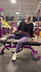 Un homme la photographie à son insu à la salle de sport