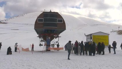 KAHRAMANMARAŞ - "Akdeniz'in kayak merkezi" Yedikuyular'da sezon uzadı