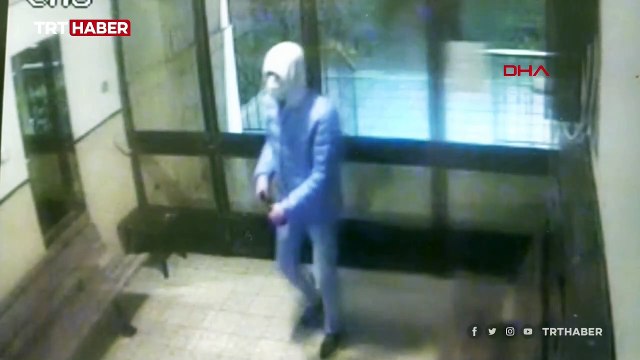 16 evi soydular, binadan çıkarken polise yakalandılar