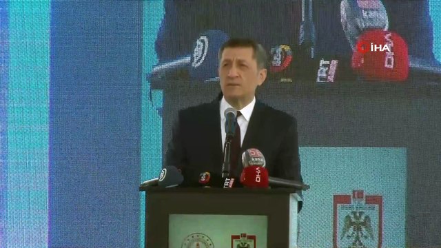 Milli Eğitim Bakanı Ziya Selçuk, Sivas'ta düzenlenen Eğitim Yatırımları Toplu Açılış Töreni'nde konuştu.