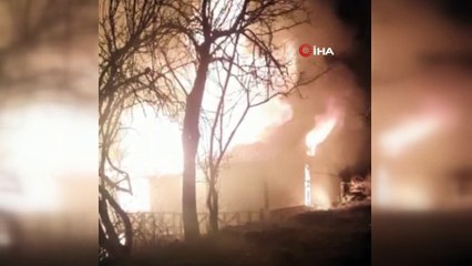 Bolu’da ahşap ev alev alev yandı
