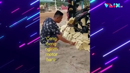 Ziarah Kubur, Pria Ini Bakar Motor untuk Kirim ke Arwah