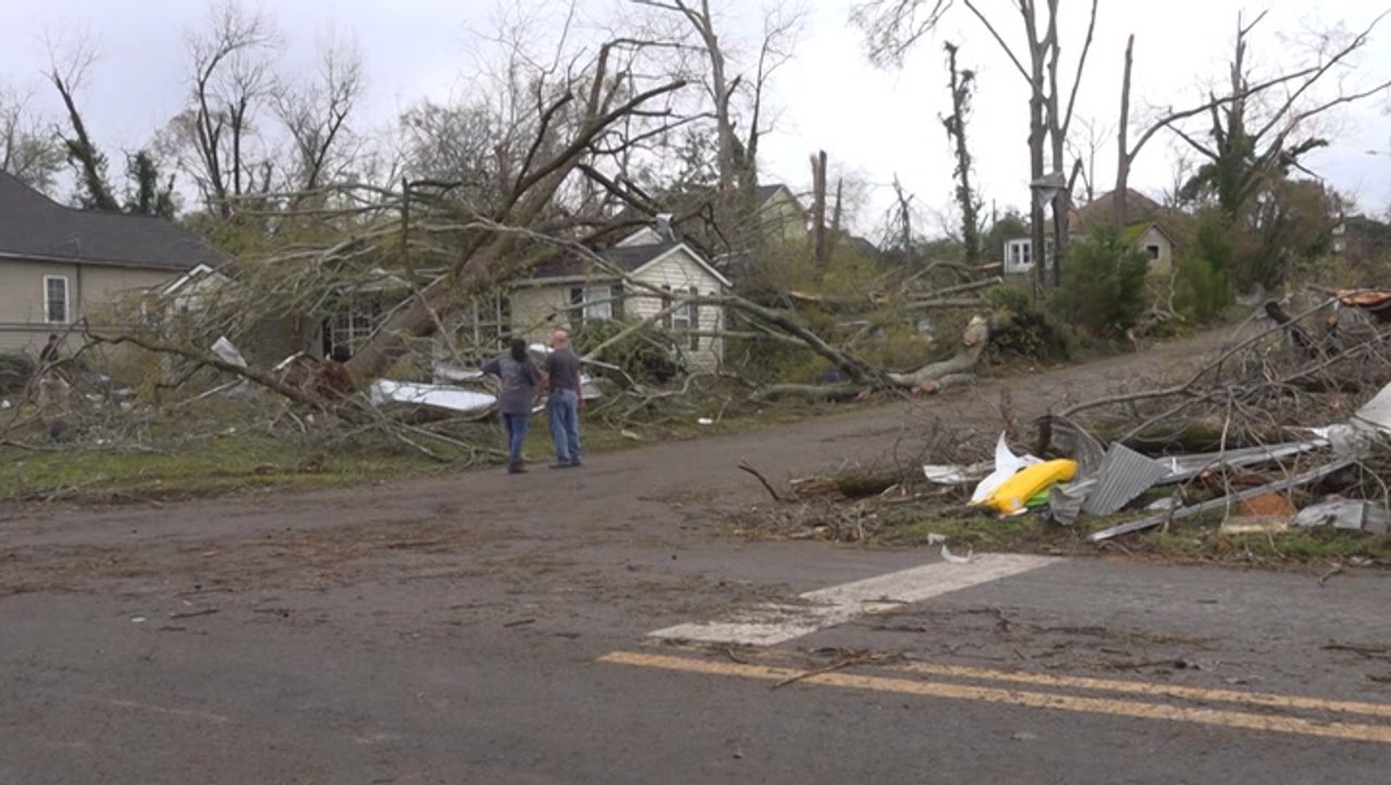 Expert shares safety tips on cleaning up after a tornado