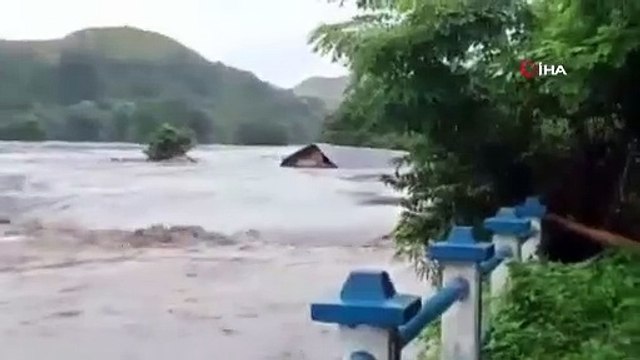 Endonezya’daki sel ve heyelan felaketinde can kaybı 70’e yükseldi