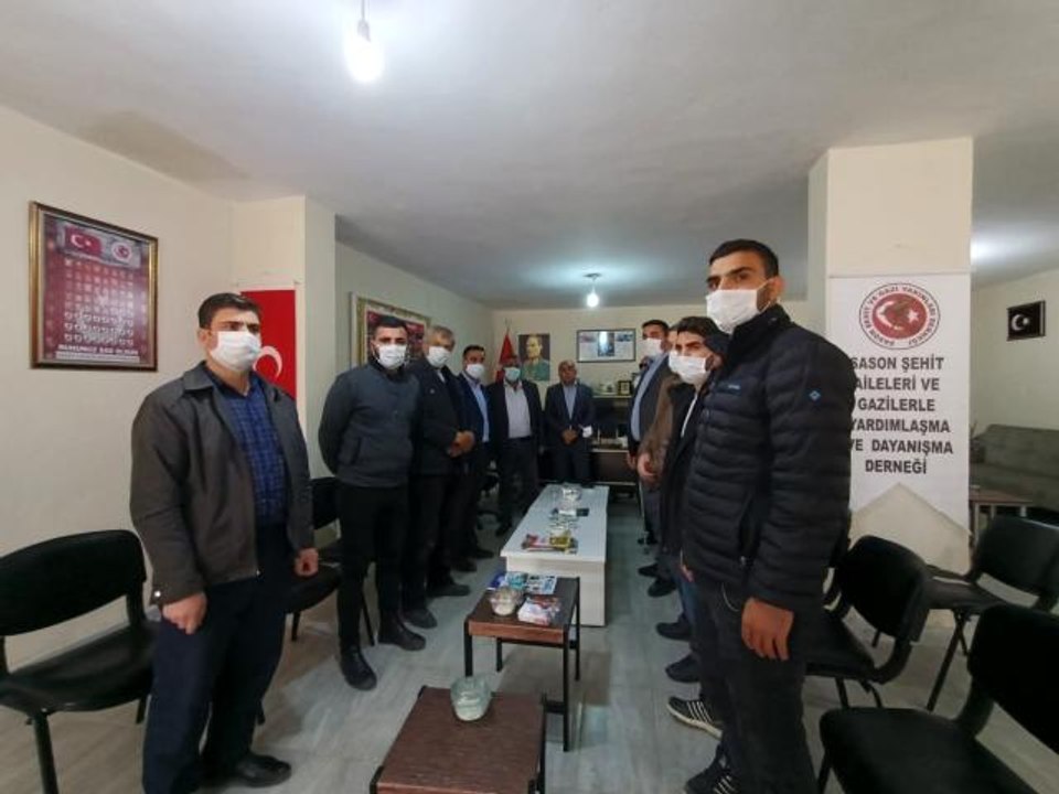 Son dakika haberleri! Emekli amirallerin gece yarısı bildirisine bir tepki de şehit yakınlarından geldi