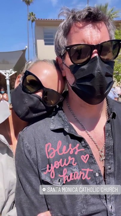 Laeticia Hallyday célèbre les fêtes de Pâques avec ses filles Jade, Joy et son compagnon Jalil Laspert. Le 5 avril 2021.