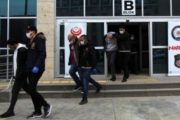 Son dakika haberi | Adliyeye sevk edilen 20 uyuşturucu tacirinden 2'si kadın 9 kişi tutuklandı