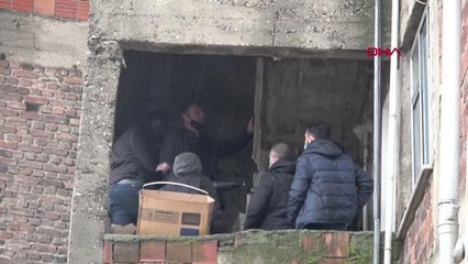 Son dakika: KENDİSİNİ EVE KİLİTLEYİP TESTEREYLE ZARAR VERECEĞİNİ SÖYLEYEN GENÇ OPERASYONLA GÖZALTINA ALINDI