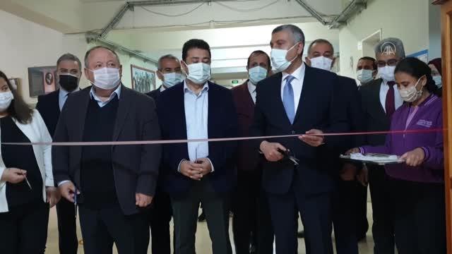 Kadirli'de zenginleştirilmiş kütüphane ve yazılım tasarım atölyesi açıldı