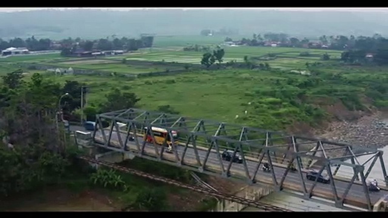 100% Halal - Official Trailer | Streaming Ekskl...