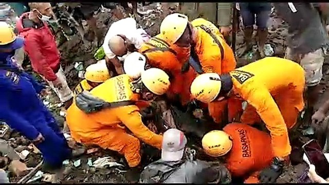 مصرع أكثر من مئة شخص وفقدان العشرات في فيضانات في إندونيسيا وتيمور الشرقية