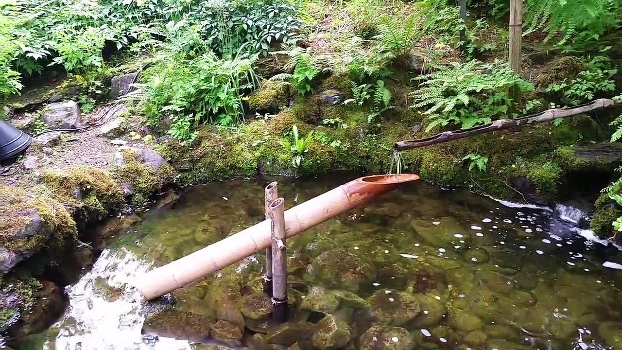 Shishi-Odoshi Japanese Bamboo Water Fountain Noise Maker At Butchart Gardens, Bc, Canada