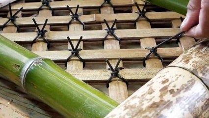 Making A Bamboo Fence Called "Nishiyama Fence."　西山垣作り