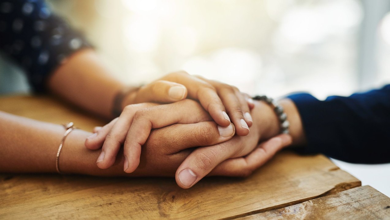 12 Bible Verses About Helping Others