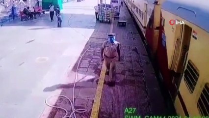 - Hareket halindeki trenden düşen Hintliyi polis kurtardı