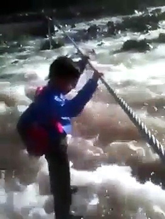Cet enfant est vraiment motivé pour aller à l...