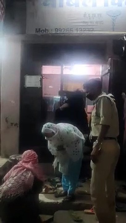 मास्क, सोशल डिस्टेंस पर सख्ती शुरू, दो दुकान सी...