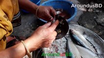 How I Cut Hilsa Fish By Using Boti By Grandma Traditional Ilish Cutting by Grandmother