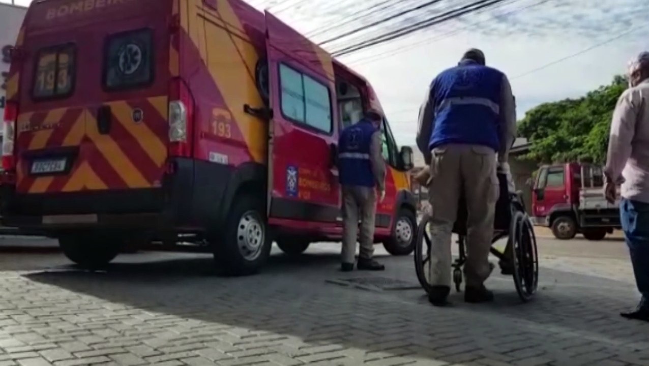 Cadeirante sofre queda em desnível de calçada no Bairro Alto Alegre, em Cascavel