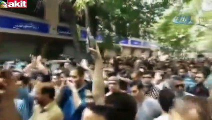 İran'da halk sokağa dökdüldü! 'Hükümet olmazsa...'