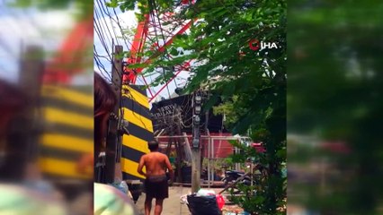 - Tayland’da kontrolden çıkan petrol tankeri nehir kıyısına çarptı