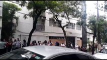 Trabalhadores da Saúde formam fila que roda quarteirão no centro de Vitória