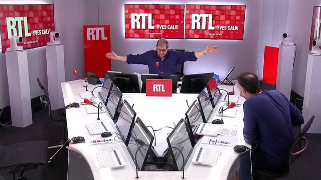 Jacques Higelin chante Le Soleil et la lune de Charles Trenet