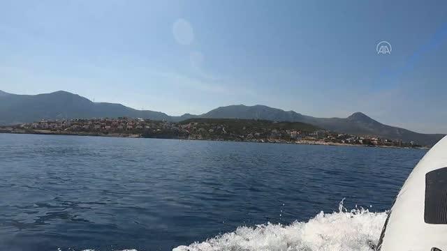 Dalgıçlar, AA'nın 101. kuruluş yıldönümünü 30 metre derinde açtıkları pankartla kutladı