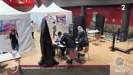 Covid-19 : des centres de vaccination contraints de fermer