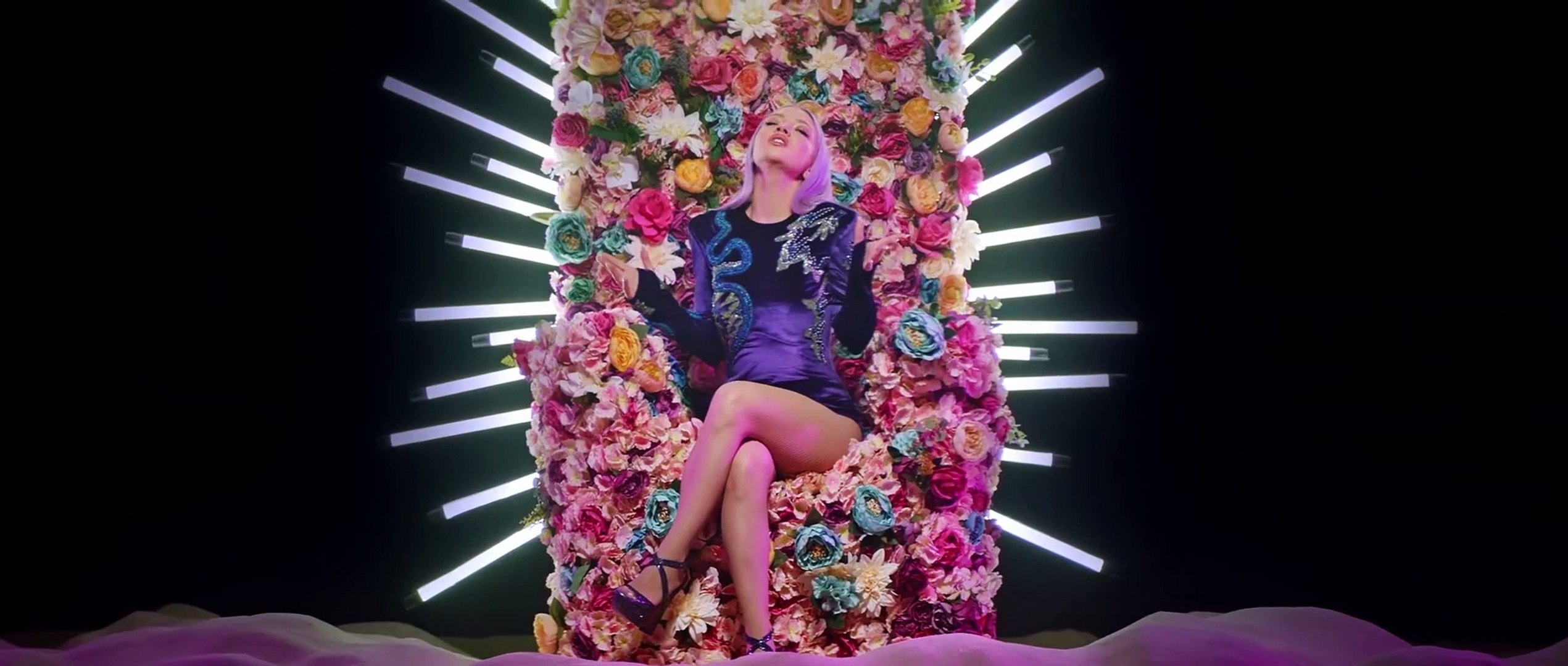 Ece Seçkin - Yastık