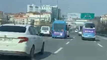 Yolcu minibüsünün makas terörü