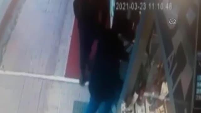 5 kuyumcuyu soymaya çalıştığı iddia edilen 3 şüpheliden 2'si tutuklandı