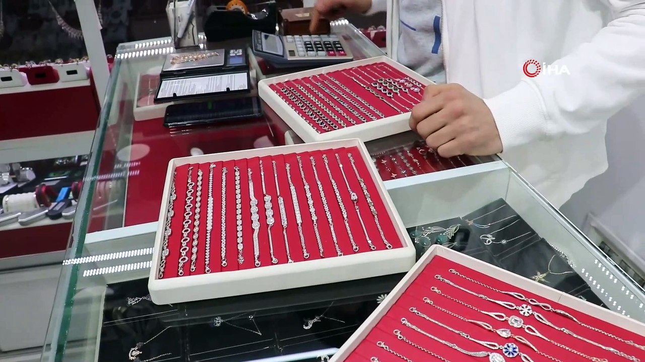 Kahramanmaraşlı kuyumcu dijital parayla altın ve gümüş satıyor