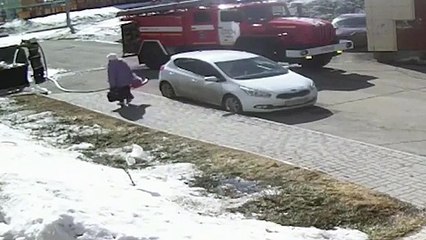 Cette mamie va detester les pompiers pour le reste de sa vie