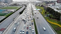 İstanbul'da ilk sahur öncesi yaşanan trafik yoğunluğu havadan görüntülendi