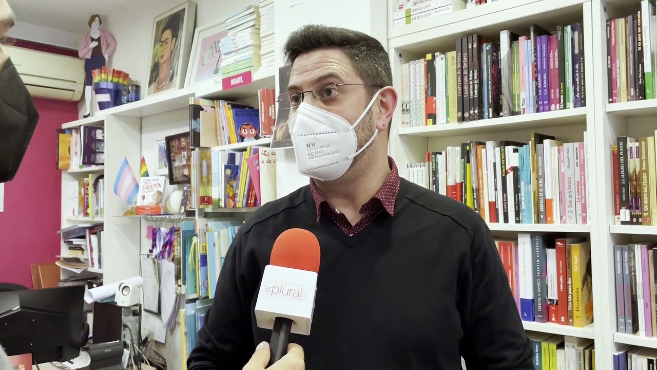 Ayuso causa indignación en Chueca y tiene que hacer frente a las críticas de los vecinos: "Es lo que hace siempre, mentir"