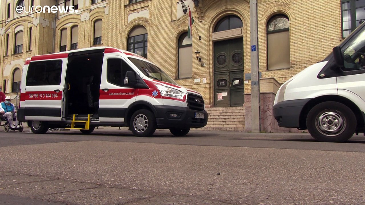 Több mint 200 pszichológus segít ingyen az egészségügyi dolgozóknak