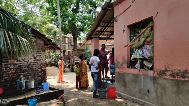 Bengal: FIR lodged after EVMs found at TMC leader's house