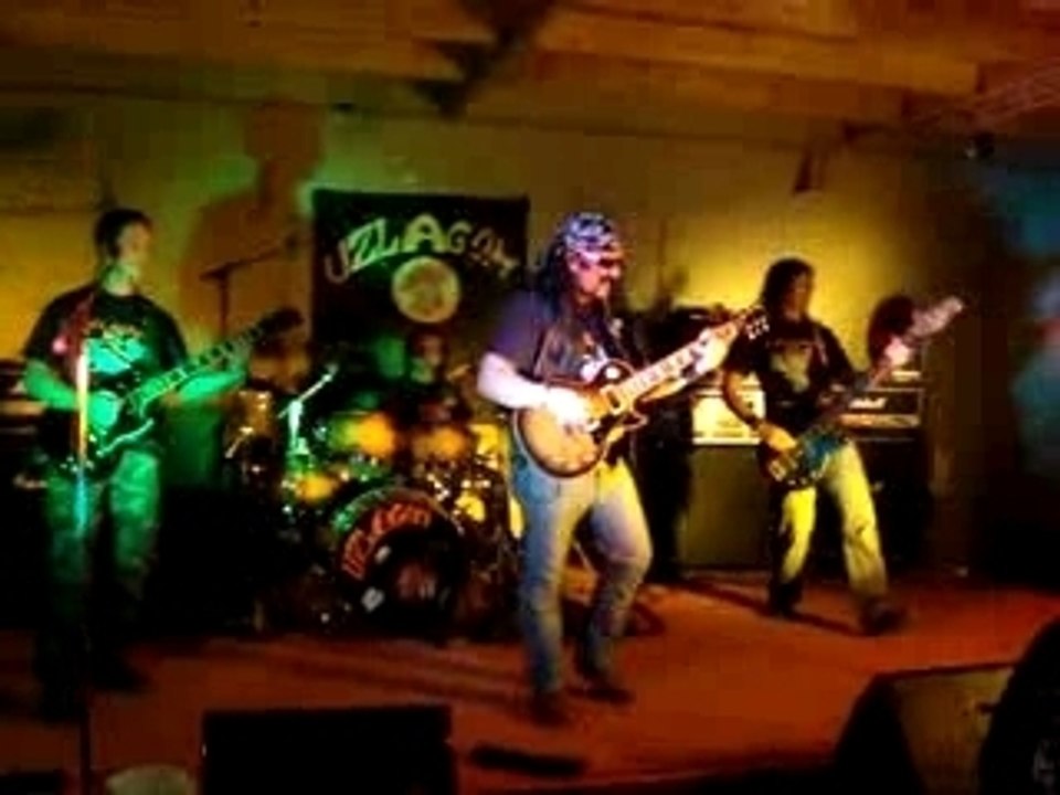 Quand UZLAGOM monte sur scène