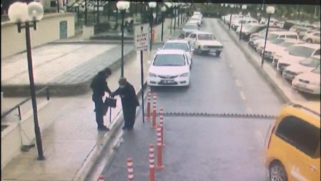 ELAZIĞ'DAN MALATYA'YA GİDİP 350 BİN LİRASINI DOLANDIRICILARA TESLİM ETTİ