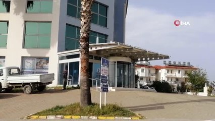 Kafesten kaçan maymun otel çalışanını hastanelik etti