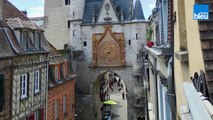 Stéphane Büttner, archéologue nous présente les fondations de la tour de l'horloge à Auxerre