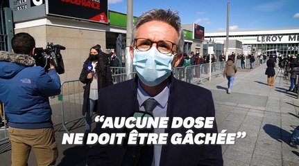 Aux côtés des premiers vaccinés du Stade de France, transformé en vaccinodrome