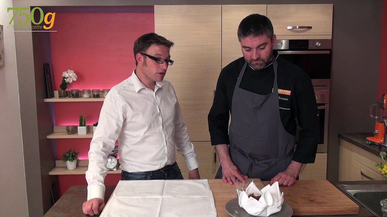 Pliage de serviette en forme de nénuphar