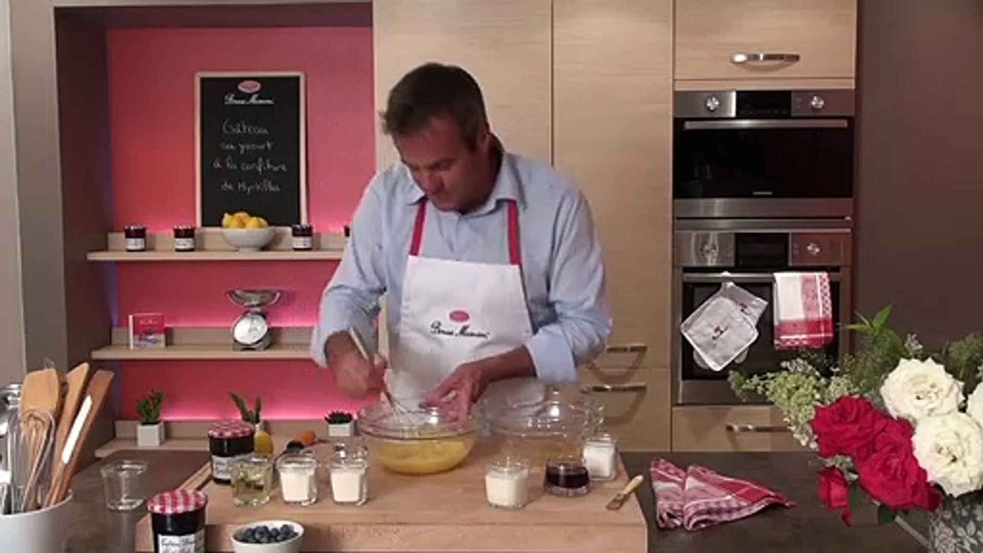 Gateau Au Yaourt A La Confiture De Myrtilles Video Dailymotion