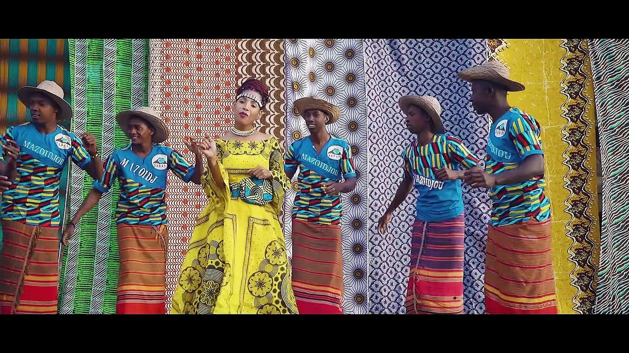 LEE NOSSENT & MALHA -Comoros Love (Clip HD)