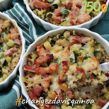 Mini gratin de quinoa, courgette, lardons, crème fraîche et comté
