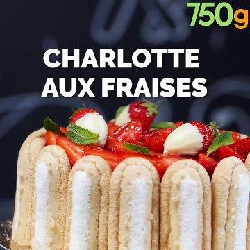 Charlotte aux fraises et mousse de fraises
