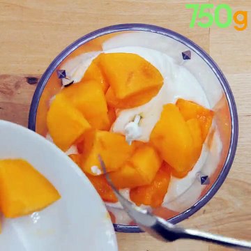 Smoothie bowl au fromage blanc et Kaki Ribera del Xúquer AOP